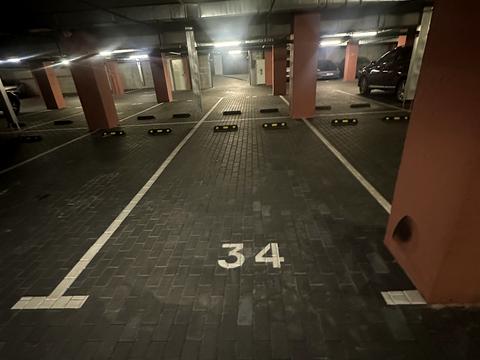 паркомісце за адресою Набережно-Рибальська дорога вул., 27