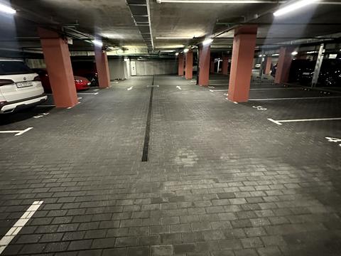 паркомісце за адресою Набережно-Рибальська дорога вул., 27