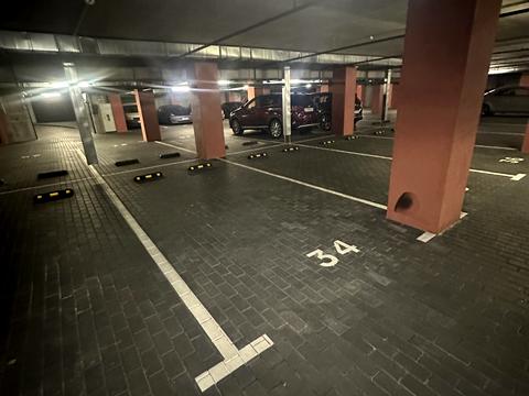 паркомісце за адресою Набережно-Рибальська дорога вул., 27