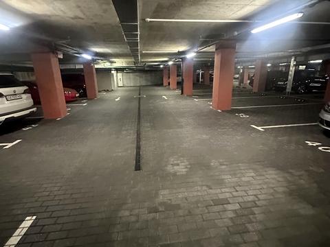 паркомісце за адресою Набережно-Рибальська дорога вул., 27