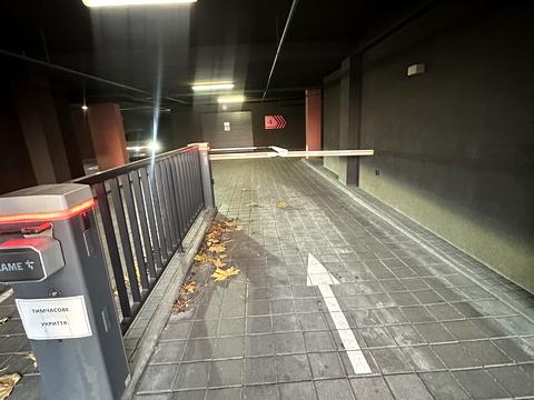 паркомісце за адресою Набережно-Рибальська дорога вул., 27