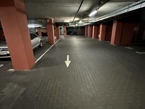 паркомісце за адресою Набережно-Рибальська дорога вул., 27