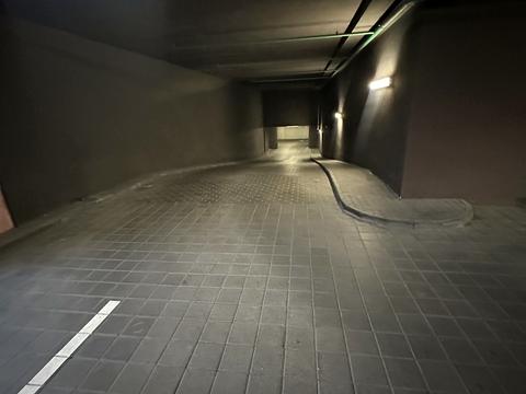 паркомісце за адресою Набережно-Рибальська дорога вул., 27