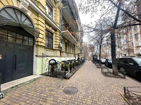 комерційна за адресою Лютеранська вул., 7/10