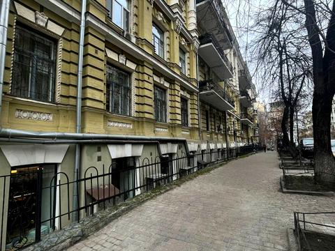 комерційна за адресою Лютеранська вул., 7/10