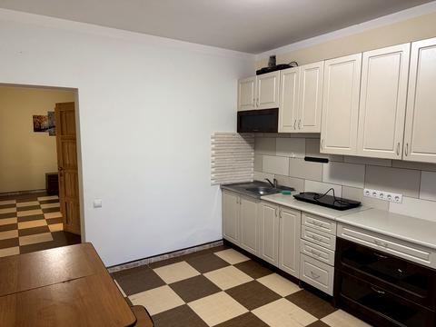 квартира за адресою Фізкультурна вул., 1