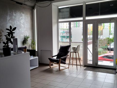 комерційна за адресою Київська вул., 37