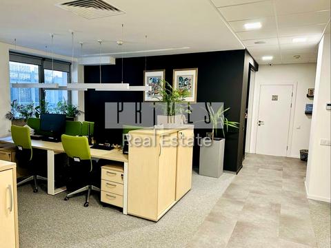 коммерческая по адресу Спортивная пл., 3