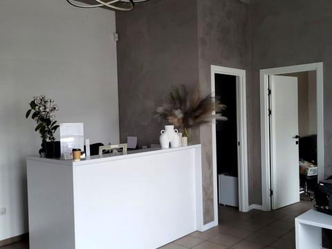 комерційна за адресою Київська вул., 37