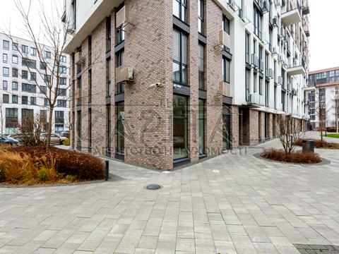 комерційна за адресою Салютна вул., 2б