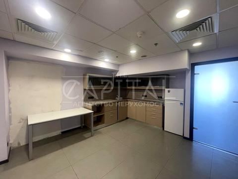 комерційна за адресою Богдана Хмельницького вул., 52