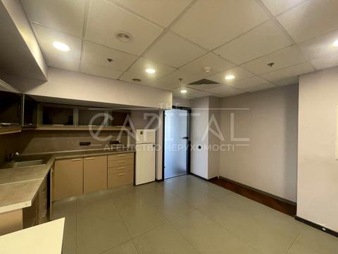 комерційна за адресою Богдана Хмельницького вул., 52