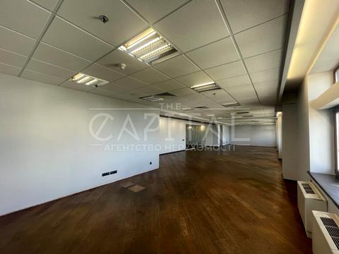 комерційна за адресою Богдана Хмельницького вул., 52