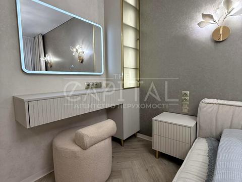 квартира по адресу Олександра Олеся ул., 9