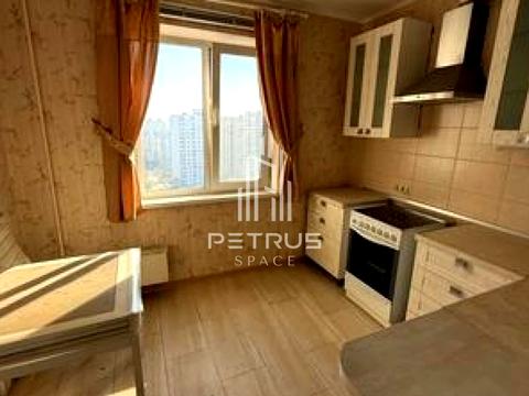 квартира за адресою Ревуцького вул., 4