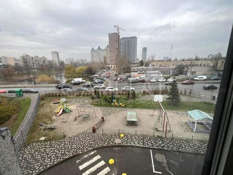 комерційна за адресою Соборності просп. (Возз'єднання), 30-А