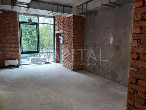 комерційна за адресою Деміївська вул., 27