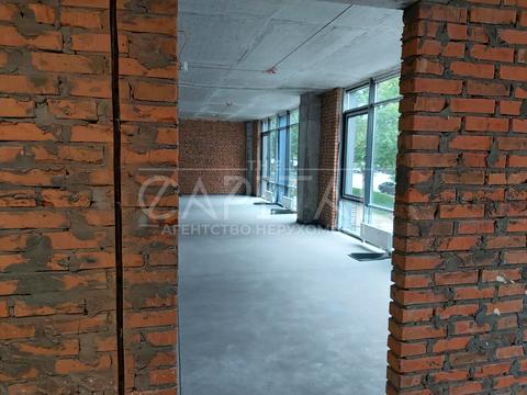 комерційна за адресою Деміївська вул., 27