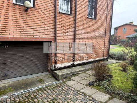 будинок за адресою Київська вул., 7а