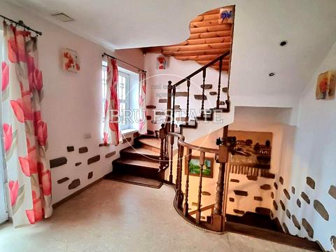 дом по адресу Столична ул.