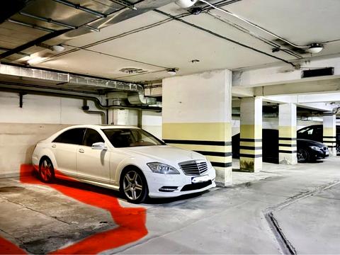 паркомісце за адресою Євгена Коновальця вул. (Щорса), 32-А