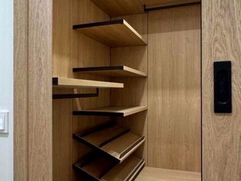 квартира по адресу Салютная ул., (Будинок 04701-04702)