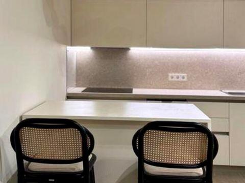 квартира по адресу Салютная ул., (Будинок 04701-04702)