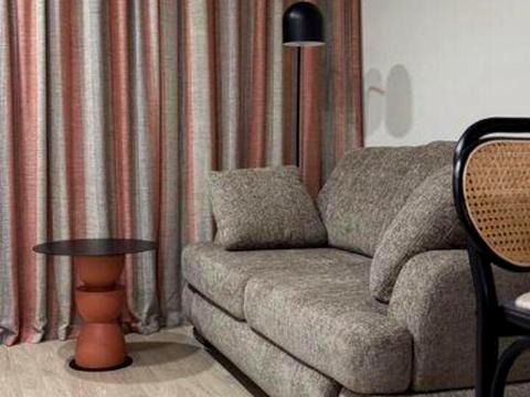 квартира по адресу Салютная ул., (Будинок 04701-04702)