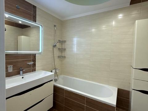 квартира за адресою Любомира Гузара просп. (Космонавта Комарова), 46-В