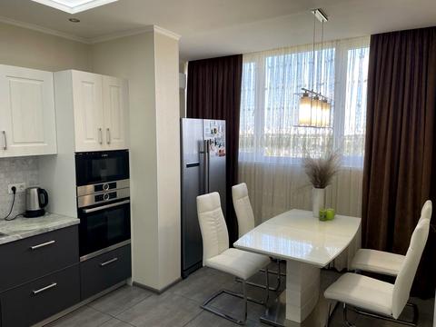 квартира за адресою Любомира Гузара просп. (Космонавта Комарова), 46-В