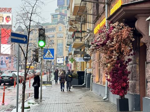 комерційна за адресою Басейна вул., 15