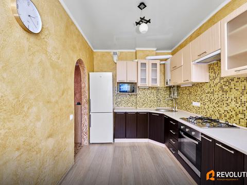 квартира за адресою Героїв Небесної Сотні просп., 18/2