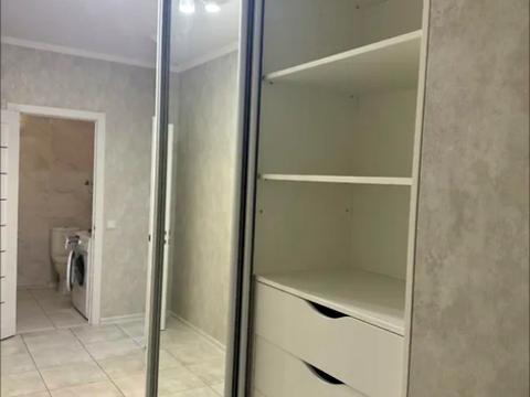 квартира за адресою Юнацька вул., 8