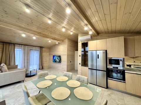 будинок за адресою Жовтнева, 2