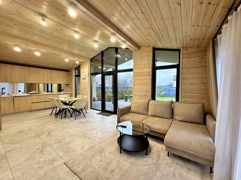 будинок за адресою Жовтнева, 2