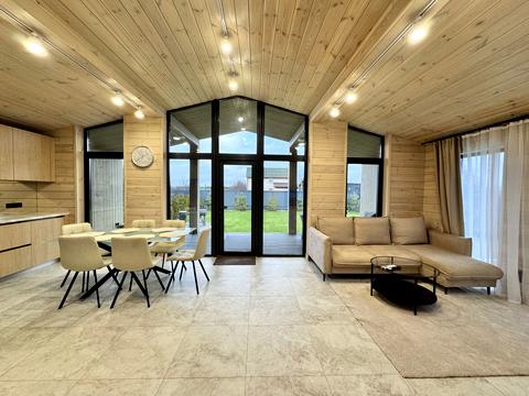 дом по адресу Жовтнева, 2