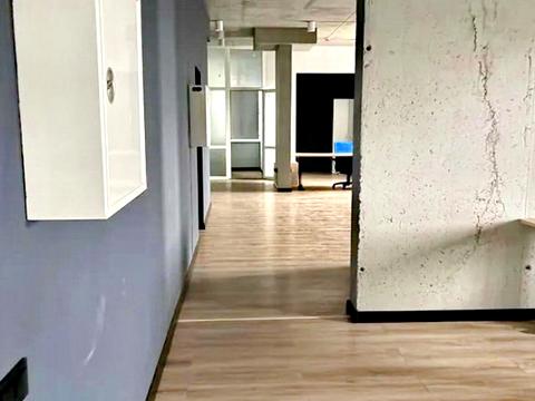 коммерческая по адресу Днепровская набережная ул., 14