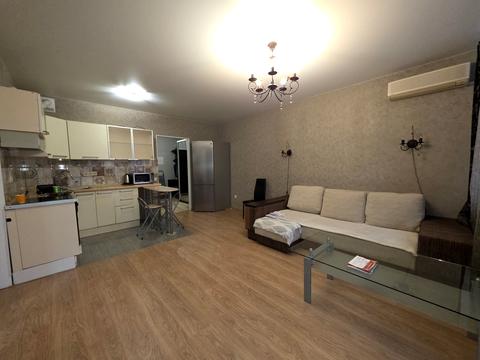 квартира за адресою Сім'ї Кульженків вул. (Петра Дегтяренка), 31-Б