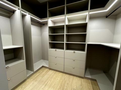 квартира по адресу Василия Тютюнника ул. (Анрі Барбюса), 39