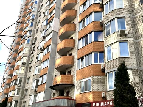 квартира за адресою Анни Ахматової вул., 35-А