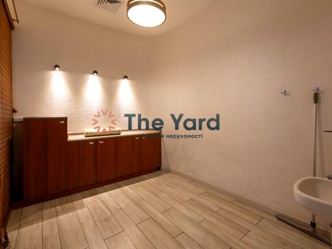 коммерческая по адресу Андрея Верхогляда ул. (Михайла Драгомирова), 9а