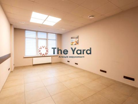 коммерческая по адресу Андрея Верхогляда ул. (Михайла Драгомирова), 9а