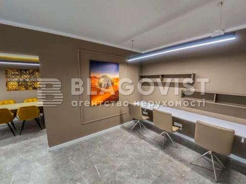 комерційна за адресою Зарічна вул., 6 к3