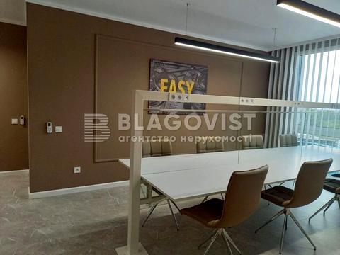 комерційна за адресою Зарічна вул., 6 к3