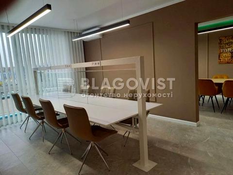 комерційна за адресою Зарічна вул., 6 к3