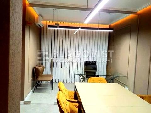 комерційна за адресою Зарічна вул., 6 к3