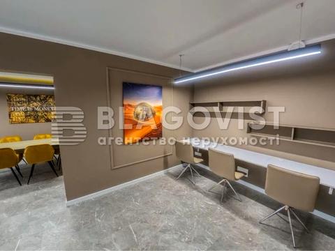 комерційна за адресою Зарічна вул., 6 к3