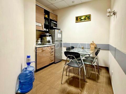 комерційна за адресою Голосіївська вул., 130/57