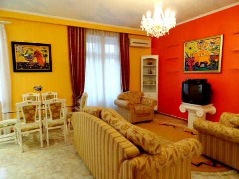 квартира за адресою Академіка Богомольця вул., 3