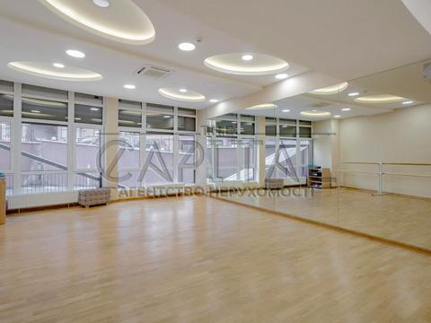 комерційна за адресою Євгена Коновальця вул. (Щорса), 36-Д